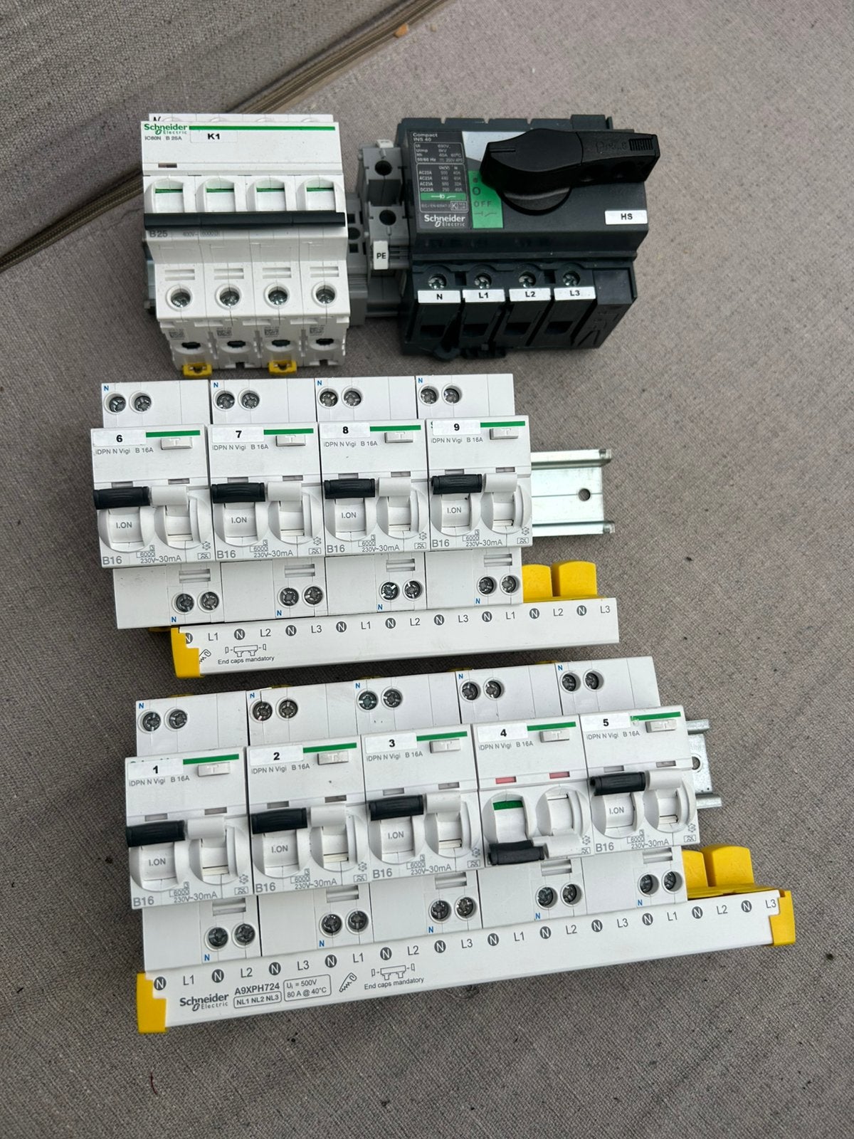 Schneider aardlekautomaten b16, Doe-het-zelf en Verbouw, Elektra en Kabels, Ophalen of Verzenden, Zo goed als nieuw, Overige typen