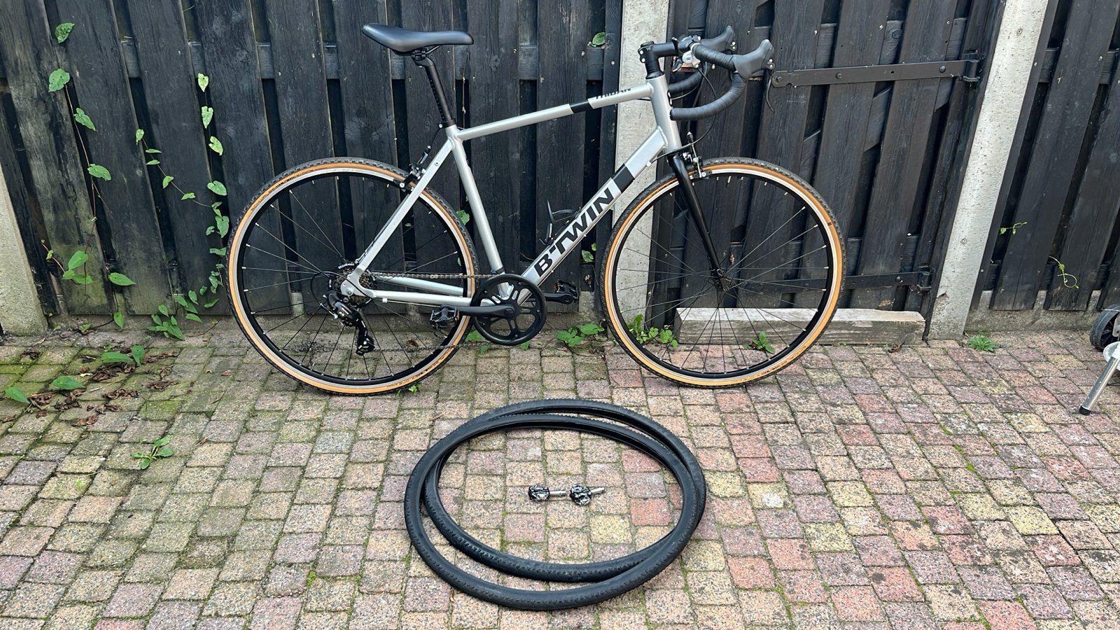 Btwin Triban 100 racefiets - Zo goed als nieuw, Aluminium, Zo goed als nieuw, 53 tot 57 cm, Ophalen