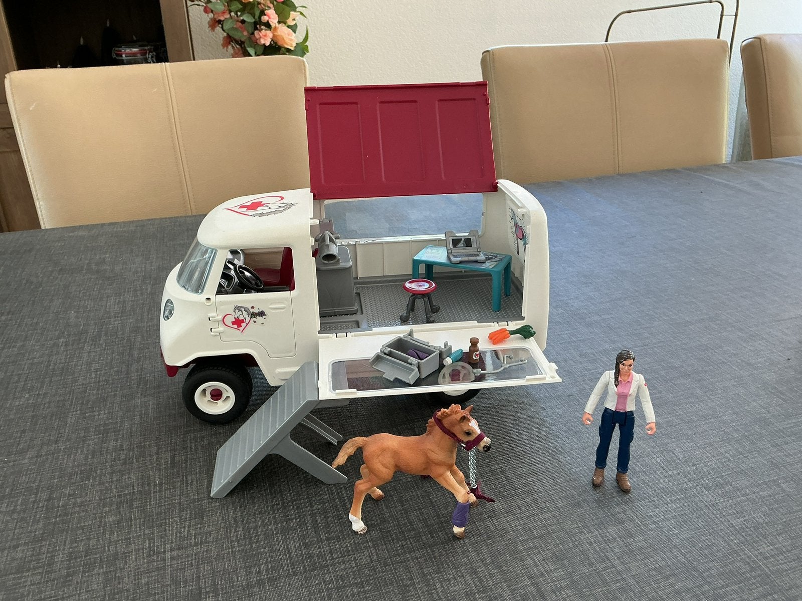 Schleich mibiele dierenkliniek, Ophalen of Verzenden, Zo goed als nieuw, Jongen of Meisje