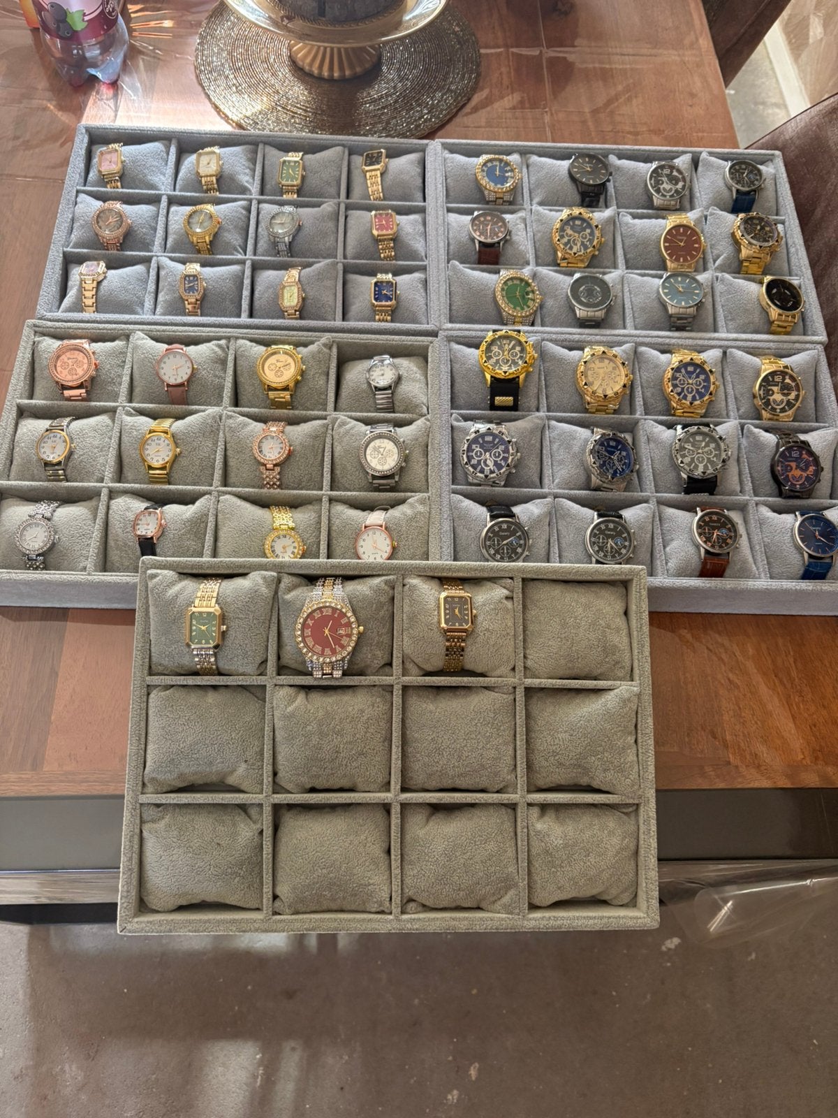 Partij met 57 paar nieuwe horloge, Verzenden, Nieuw, Staal, Overige merken