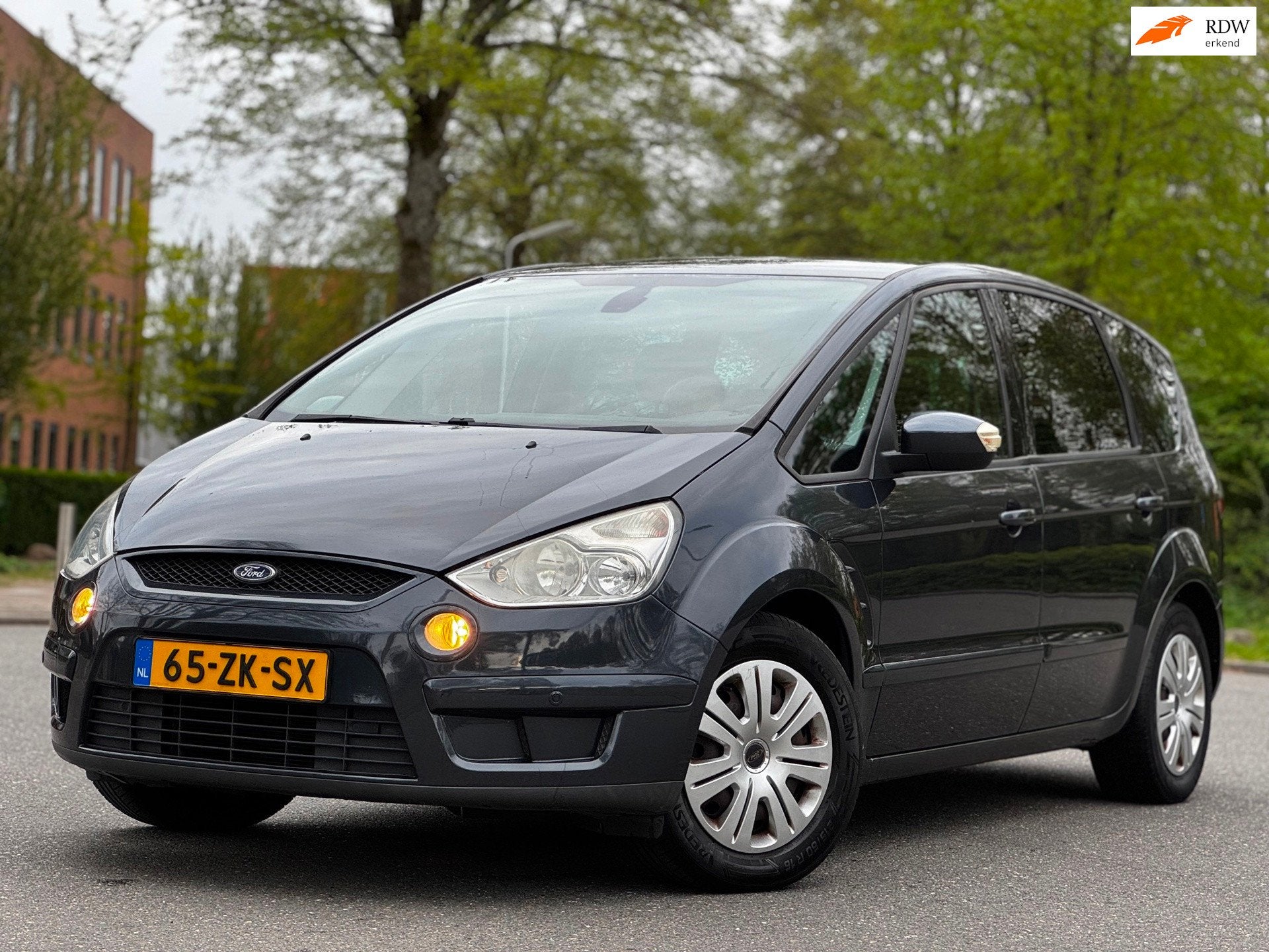 Ford S-Max 2.0-16V|PSENSOR|STOELVERW|AIRCO PERFECT RIJDENDE, Auto's, Ford, Gebruikt, 1505 kg, Metallic lak, Bedrijf