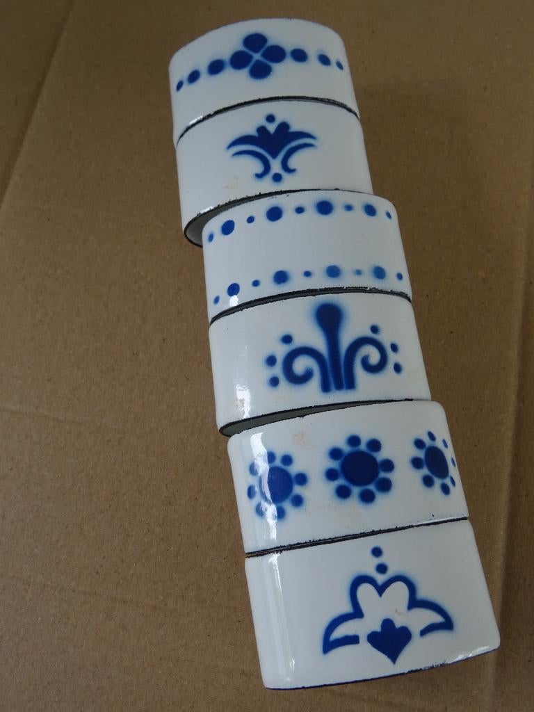Vintage Delftsblauwe geëmailleerde Heder servetringen, Ophalen of Verzenden, Huis en Inrichting