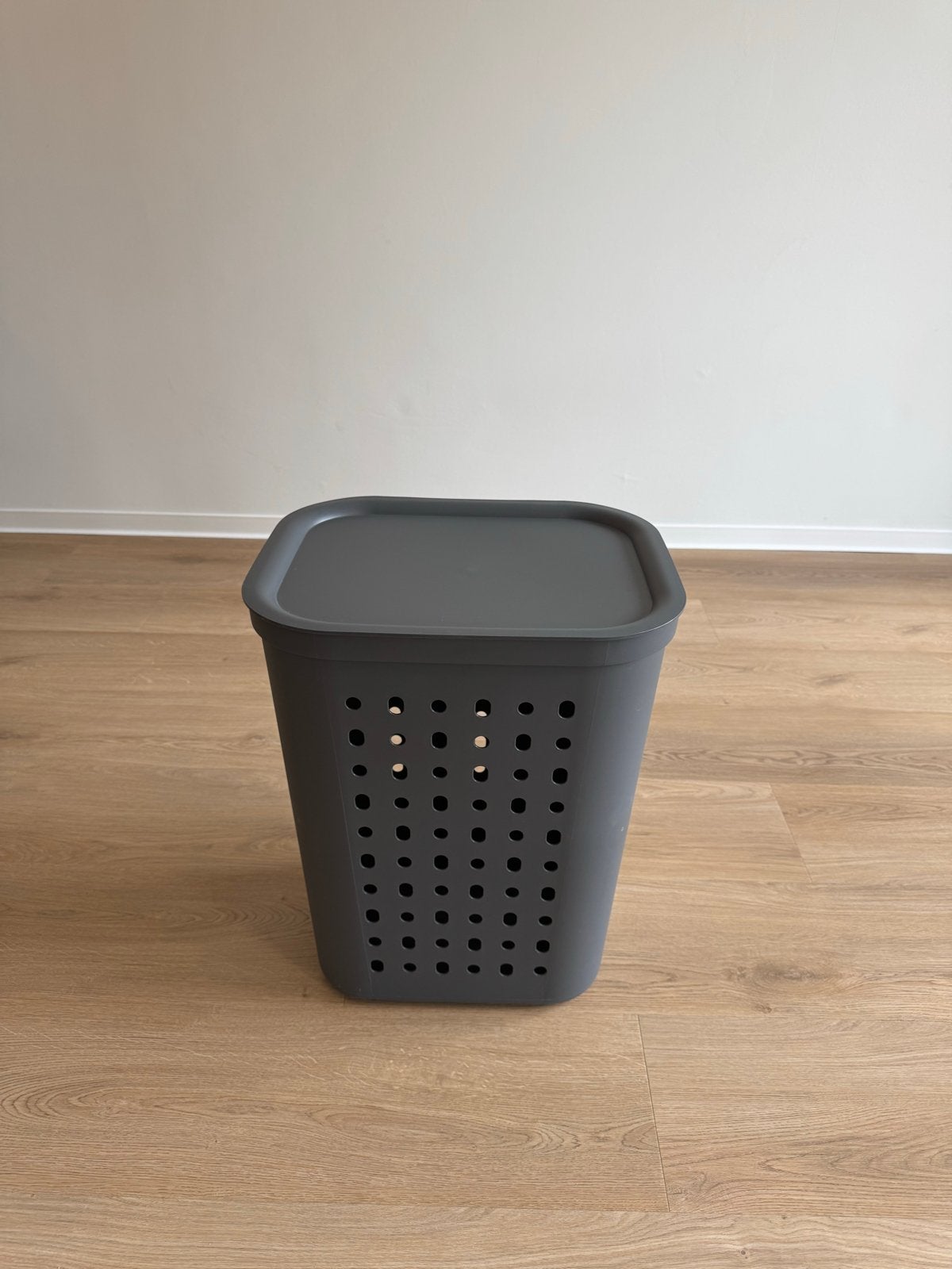 Rotho Wasmand met Deksel - Donkergrijs, Ophalen, Zo goed als nieuw