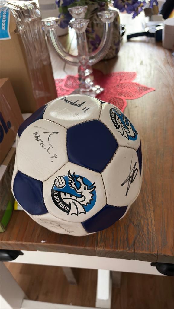 Voetbal fc den bosch gesigneerd, Ophalen of Verzenden, Bal