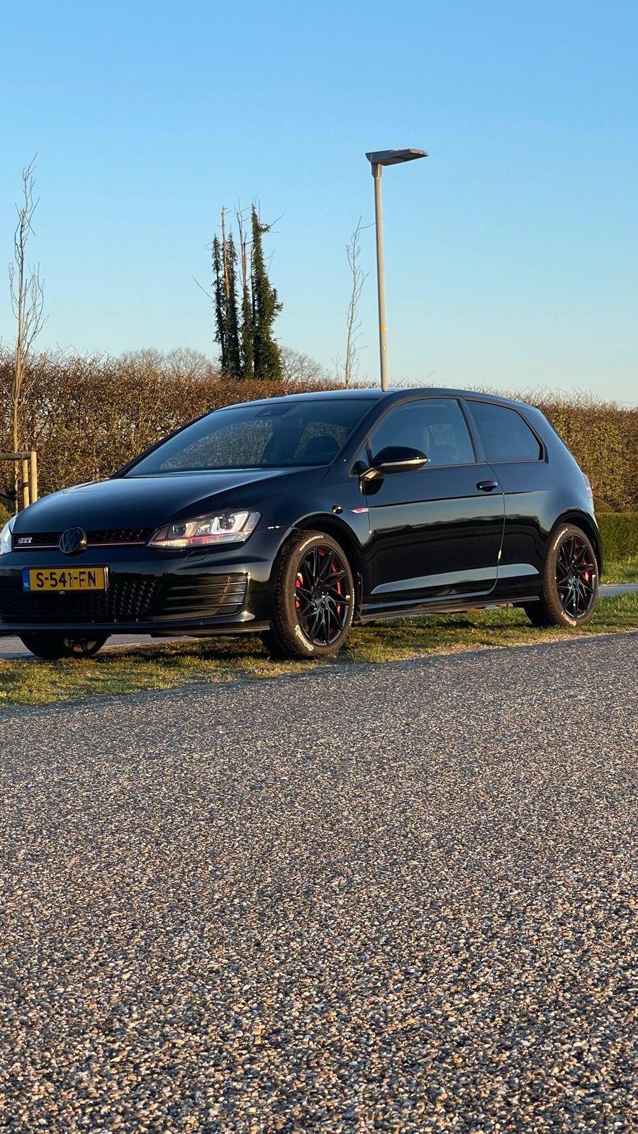 Volkswagen Golf 2.0 TSI 169KW 3D 2013 Zwart, Auto's, 1282 kg, 4 cilinders, 1984 cc, Zwart