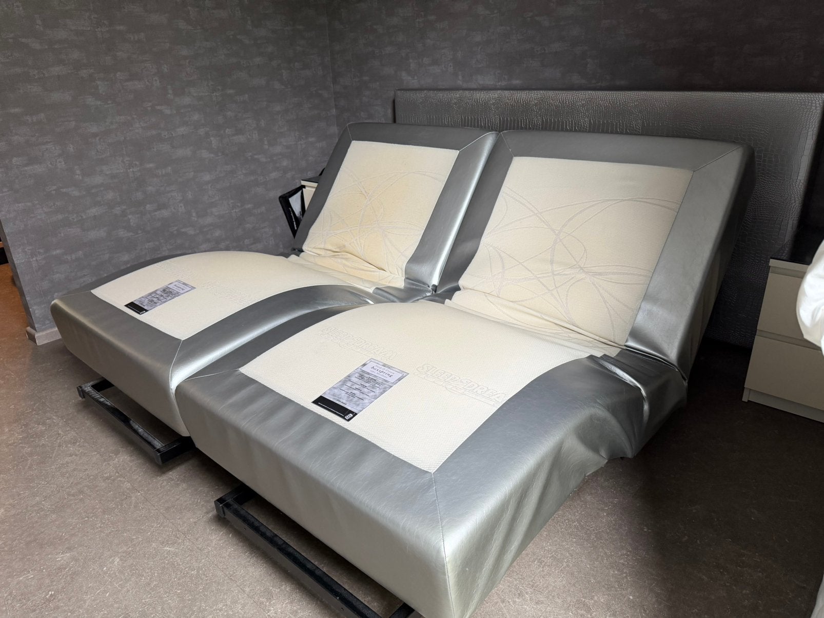 Boxspring verstelbaar 180-200, Ophalen, Zo goed als nieuw, Tweepersoons, 180 cm