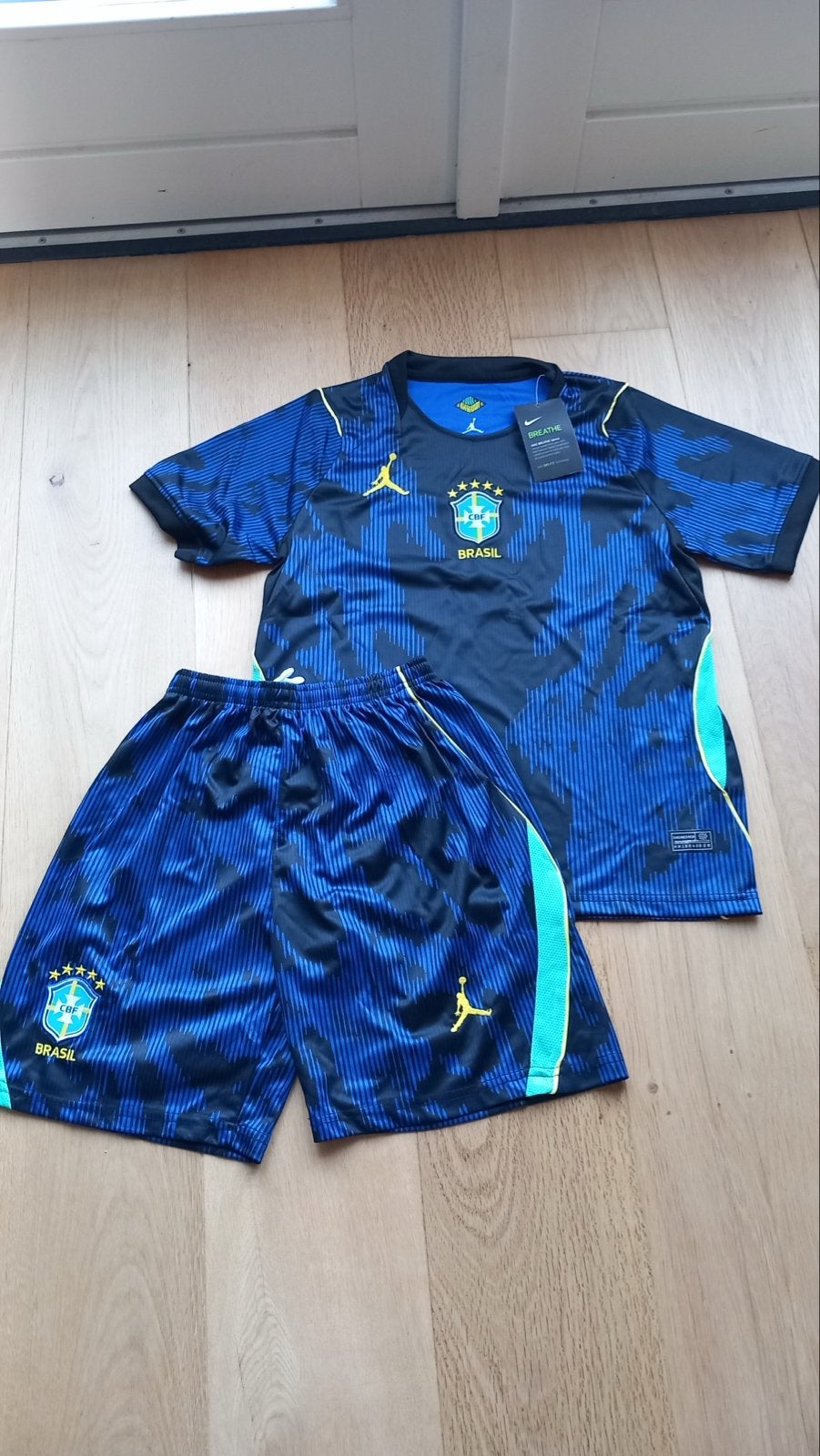 Brasil voetbaltenue maat 164, Kinderen en Baby's, Kinderkleding | Maat 164, Ophalen of Verzenden, Nieuw