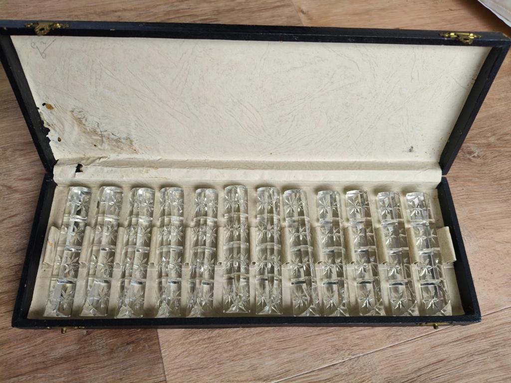 Set van 12 kristallen messenleggers in originele doos, Ophalen