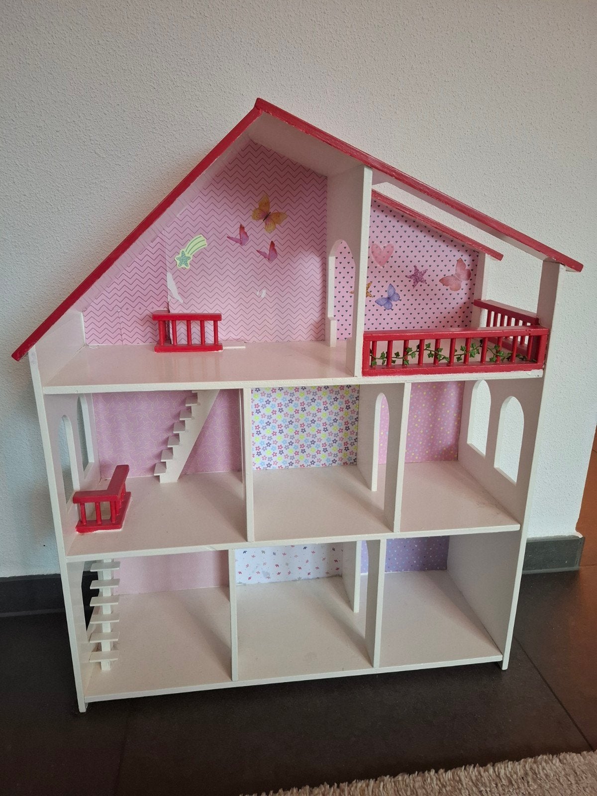 Groot houten poppenhuis met 3 verdiepingen en balkon, Ophalen, Poppenhuis, Gebruikt, Onbekend