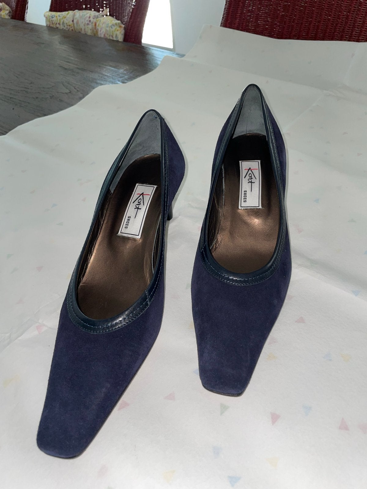 Donkerblauwe suède pumps van Kort Shoes - Maat 39, Ophalen of Verzenden, Zo goed als nieuw, Blauw, Pumps