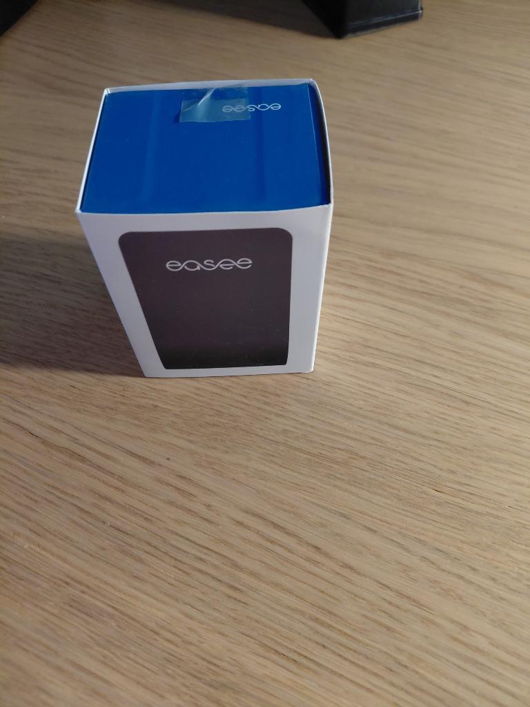 easee u-hook zwarte laadkabel ophangbeugel, Auto diversen, Laadpalen, Ophalen of Verzenden, Zo goed als nieuw, Laadpaal