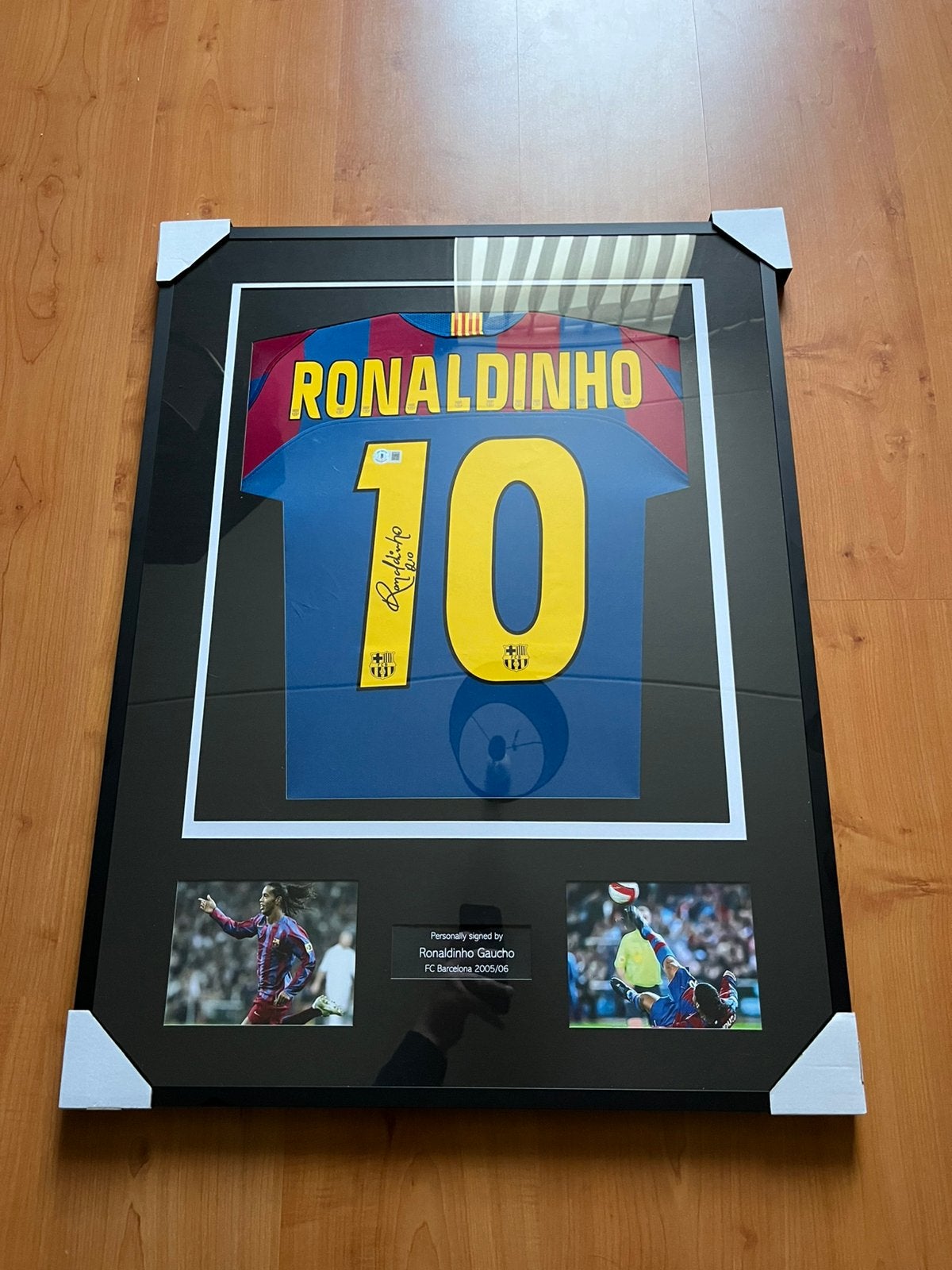 Gesigneerd ronaldinho shirt + handtekening en certificaat, Ophalen, Zo goed als nieuw, Buitenlandse clubs, Shirt
