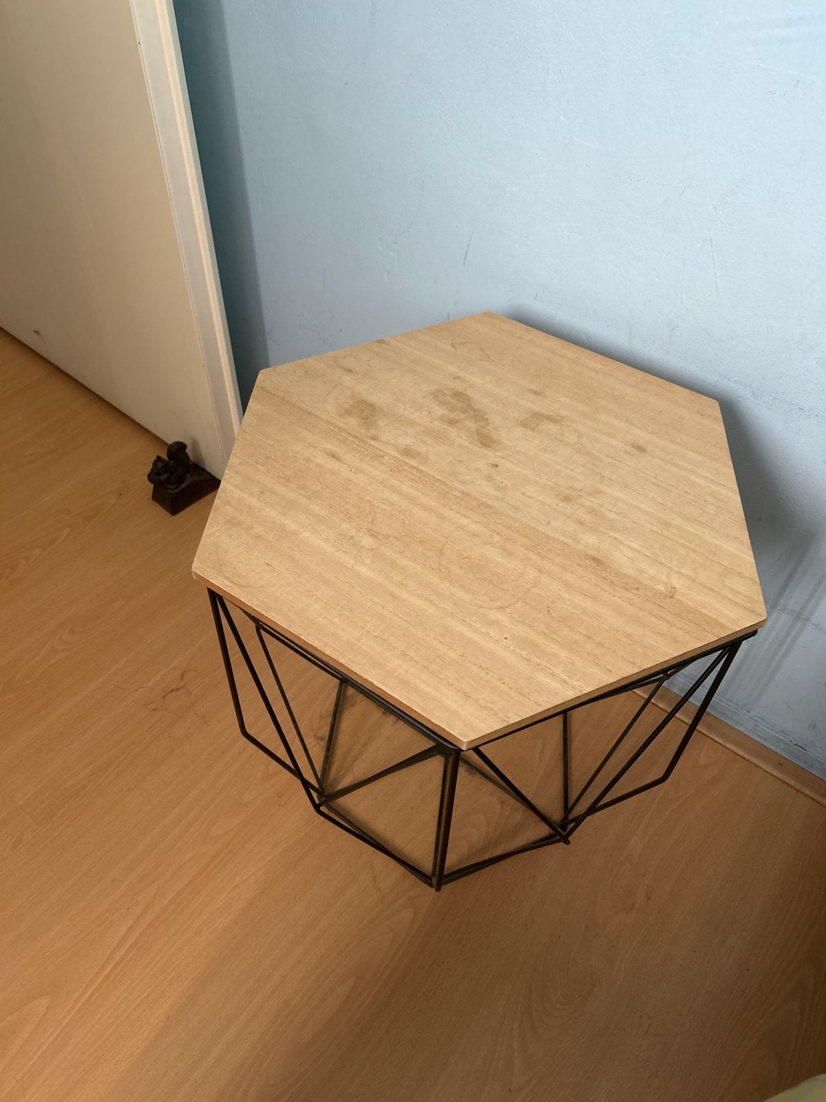 Zeshoekige bijzettafel met metalen onderstel, Ophalen, Minder dan 45 cm, Minder dan 55 cm, Gebruikt