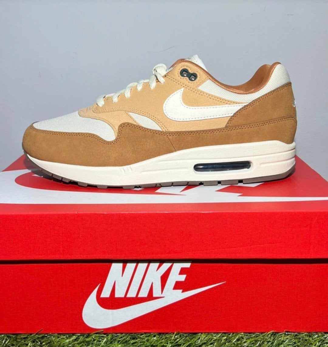 Nike air max 1 '87 flax coconut milk' maat 45, Nike air max, Bruin, Nieuw, Ophalen of Verzenden
