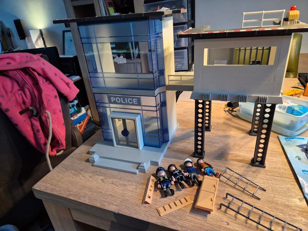 Playmobil Politiebureau met accessoires, Ophalen, Gebruikt, Complete set
