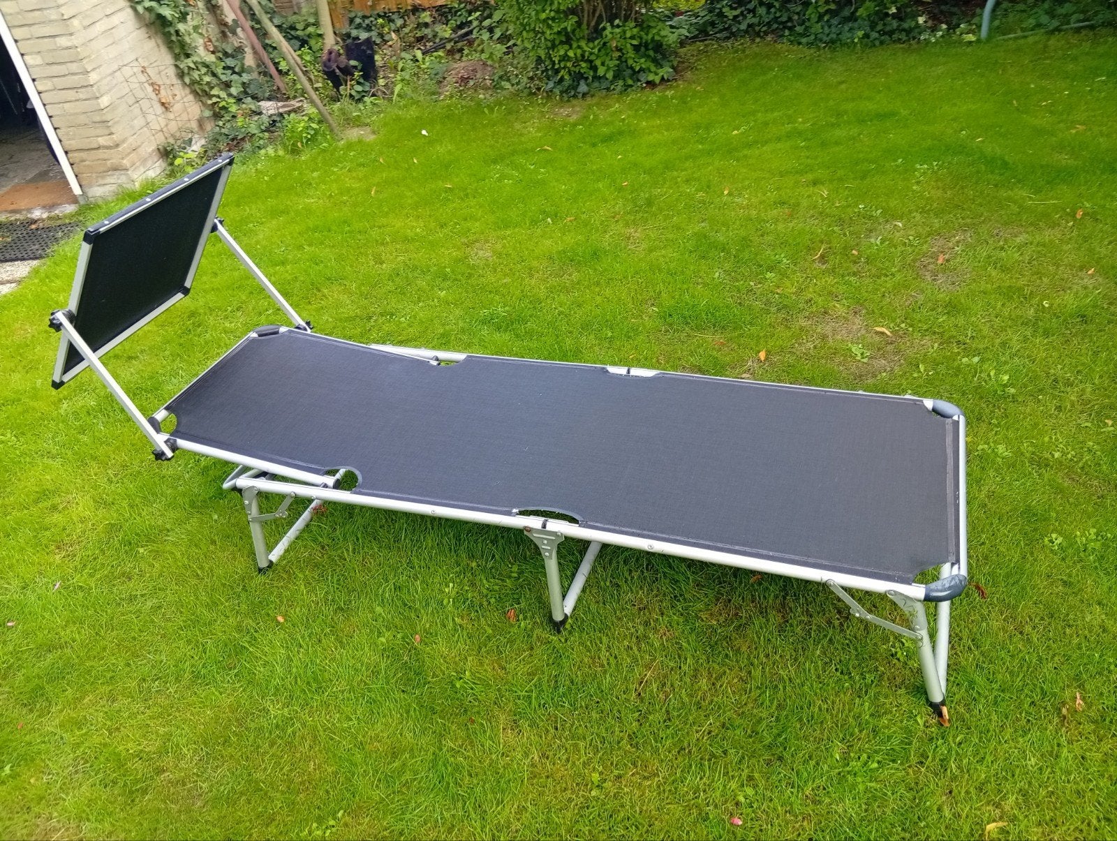ligbed met rugsteun en zonneklep - in nieuwstaat., Ophalen, Zo goed als nieuw, Aluminium, Inklapbaar