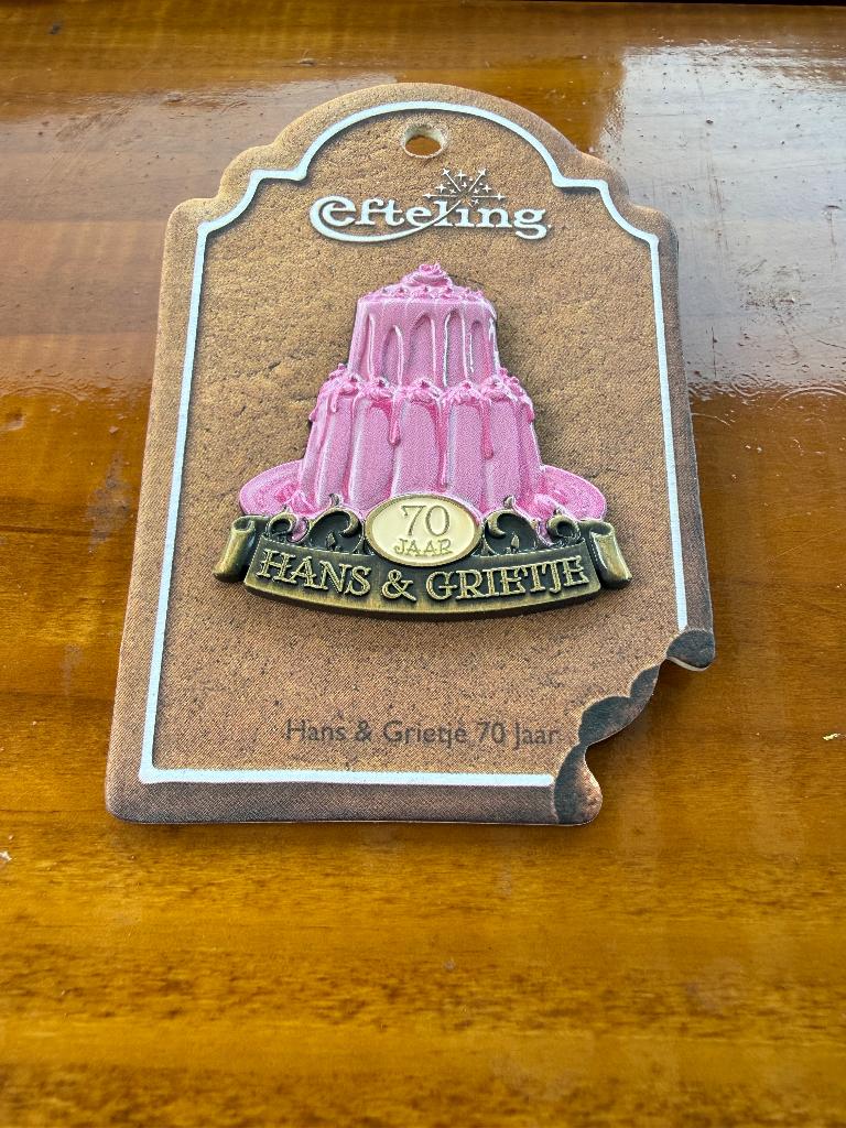 Efteling pin - Jubileum 2025 – Hans & Grietje 70 jaar, Verzamelen, Ophalen of Verzenden, Nieuw, Button of Speldje