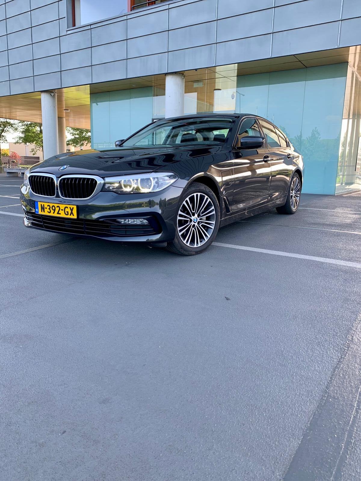 BMW 5-Serie 530e 184pk Aut. 2018 Grijs, Auto's, BMW, 1998 cc, Achterwielaandrijving, 4 cilinders, 2000 kg