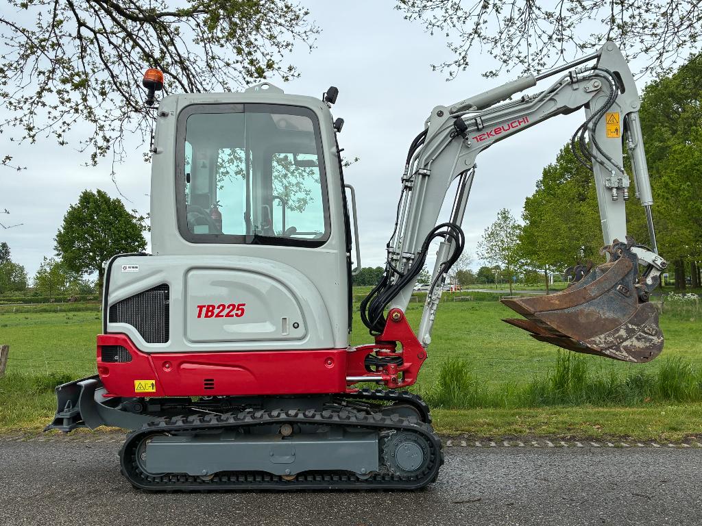 Takeuchi TB225e, Ophalen, Graafmachine