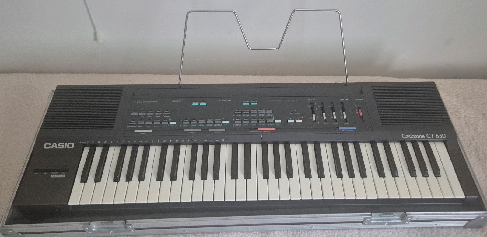 Keyboard Casio CT-630 in flightcase, Muziek en Instrumenten, Ophalen, Casio, Midi-aansluiting, 61 toetsen
