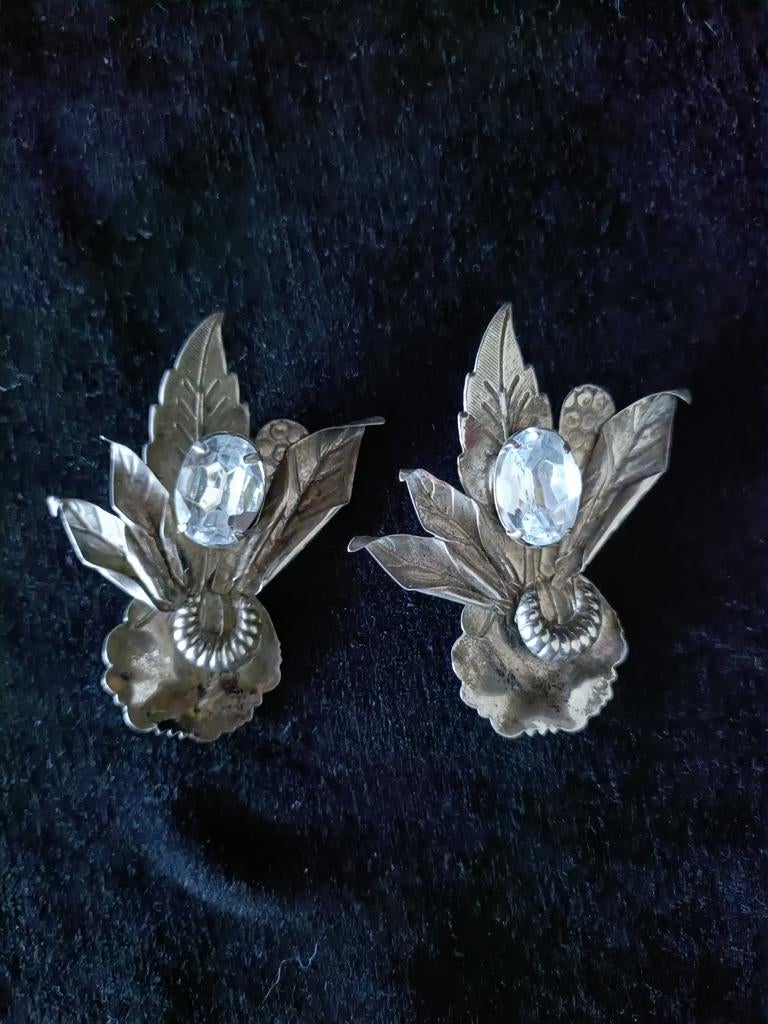 Vintage zilverkleurige Ermani Bulatti clip-oorbellen, Ophalen of Verzenden, Zo goed als nieuw, Zilver, Overige materialen