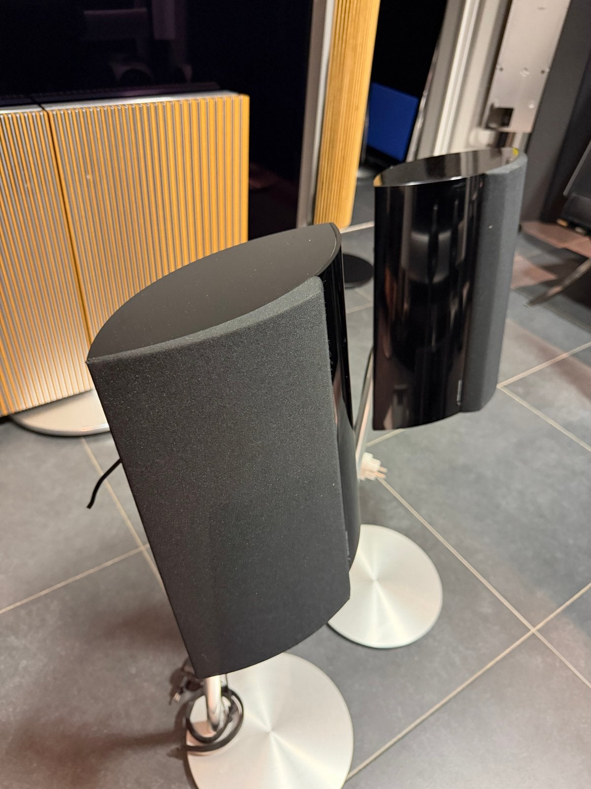 Beolab 4000 glossy zwart WISA draadloze module bang olufsen, Stereo speakers, Gebruikt, Inclusief muurbeugels, Ophalen of Verzenden