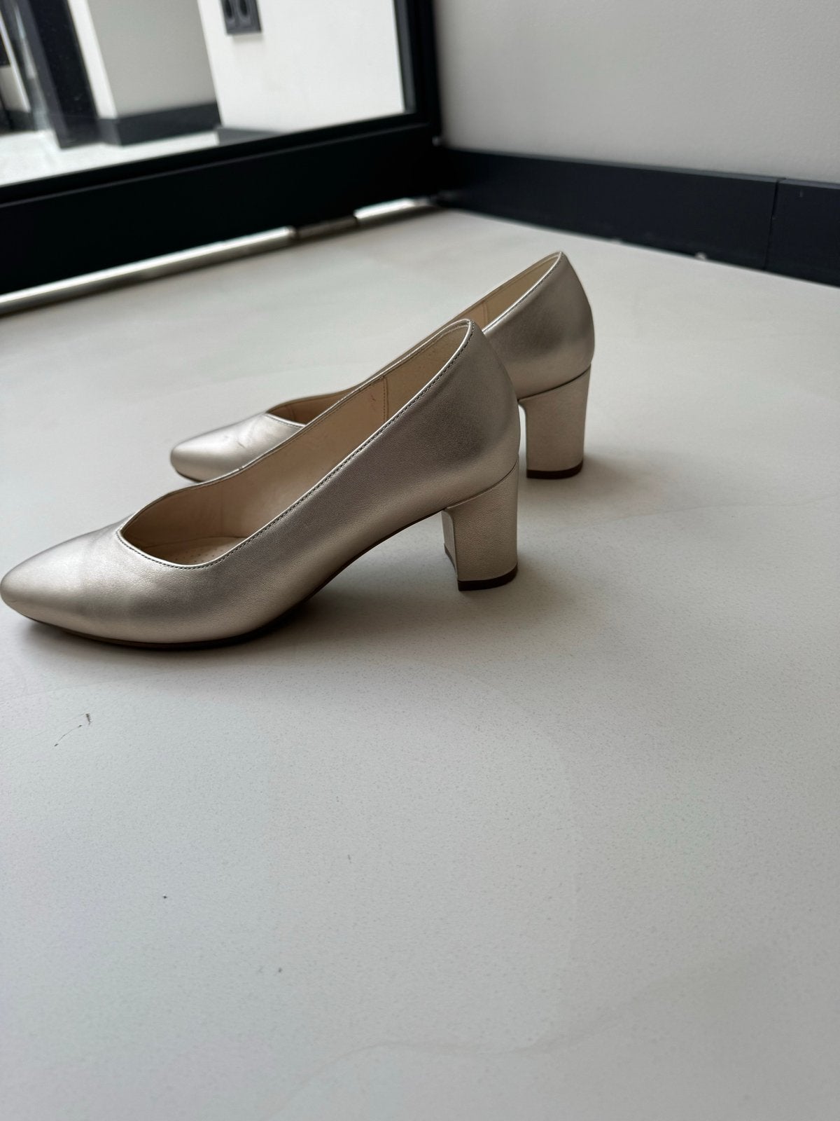 Gabor Pumps - Elegante Goudkleurige Hakken Maat 39, Kleding | Dames, Schoenen, Ophalen of Verzenden, Zo goed als nieuw, Overige kleuren