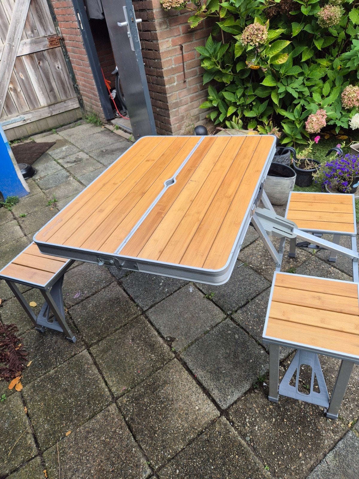 Outwell Campingtafel picknicktafel  geïntegreerde zitjes, Ophalen, Gebruikt, Campingtafel