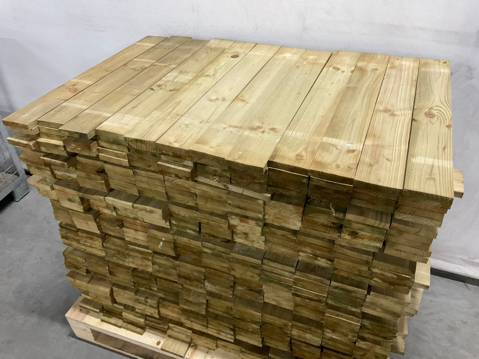 500 stuks geïmpregneerde houten planken 73x9,5 cm, Ophalen, Minder dan 25 mm, Zo goed als nieuw, Plank