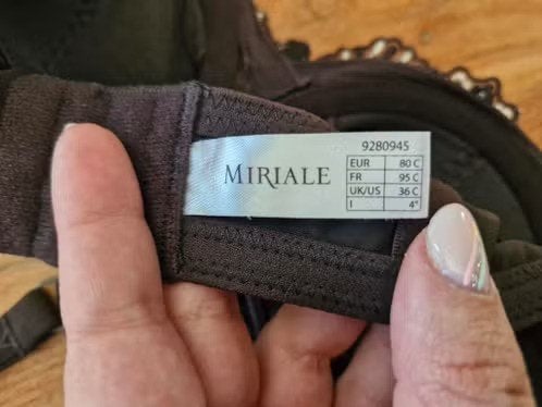 Bruine bh met bloemen motief 80c h, Bruin, Onbekend, Ophalen of Verzenden, BH