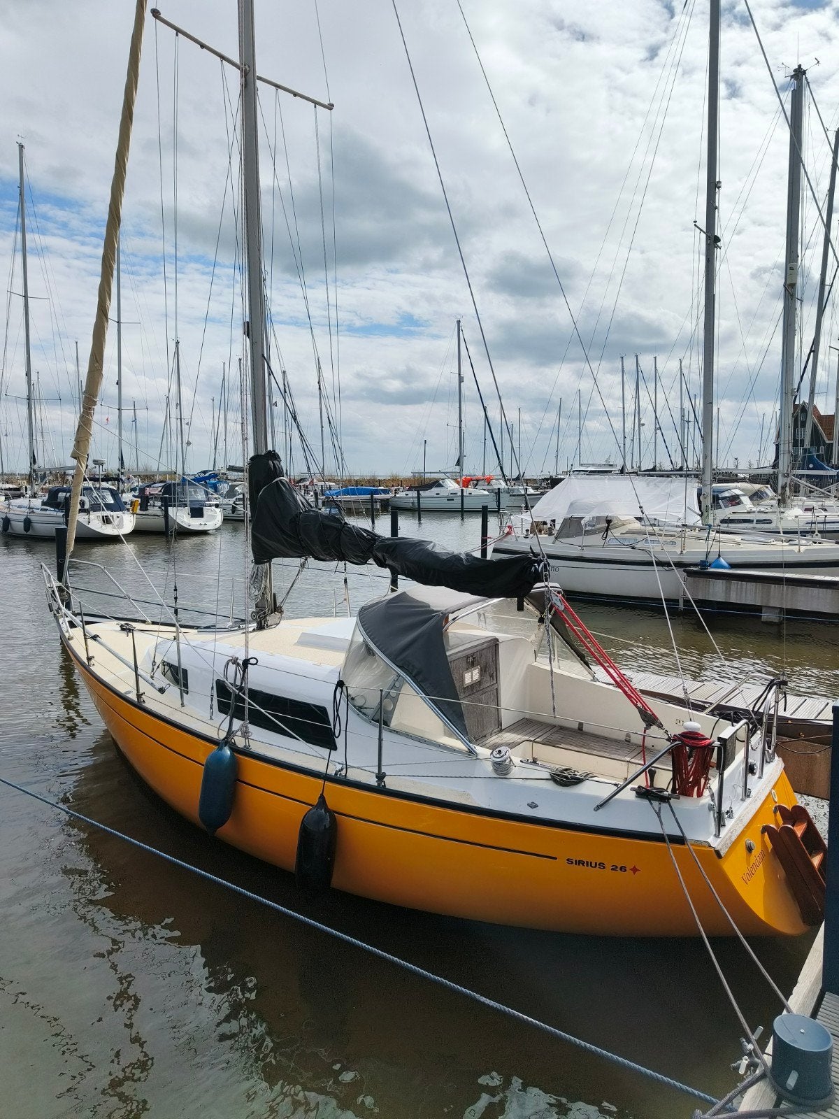 Kajuitzeilboot Sirius 26, goed onderhouden, zeilklaar!, Watersport en Boten, Kajuitzeilboten en Zeiljachten, Gebruikt, Binnenboordmotor