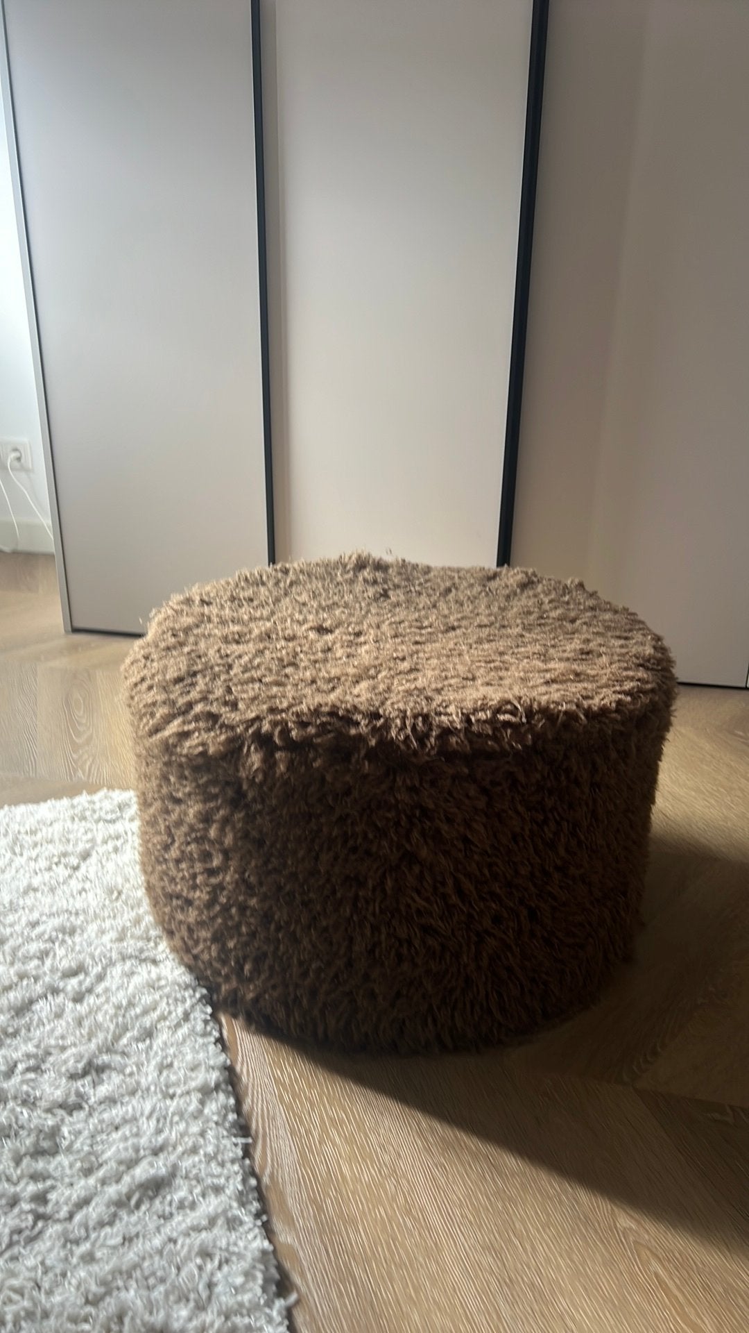 Mooie teddy poef van het merk essenza, Huis en Inrichting, Banken | Voetenbanken en Poefen, Ophalen of Verzenden, Zo goed als nieuw