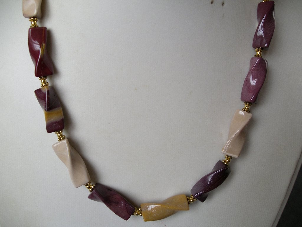 Een mooie Mookaiet edelstenen ketting, Sieraden, Tassen en Uiterlijk, Verzenden, Overige materialen, Ketting, Met edelsteen