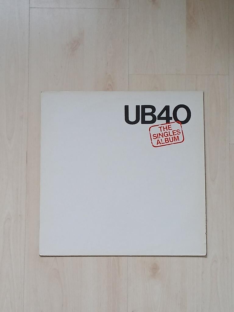 UB40 - The Singles Album LP (Vinyl), Ophalen of Verzenden, Gebruikt, 12 inch