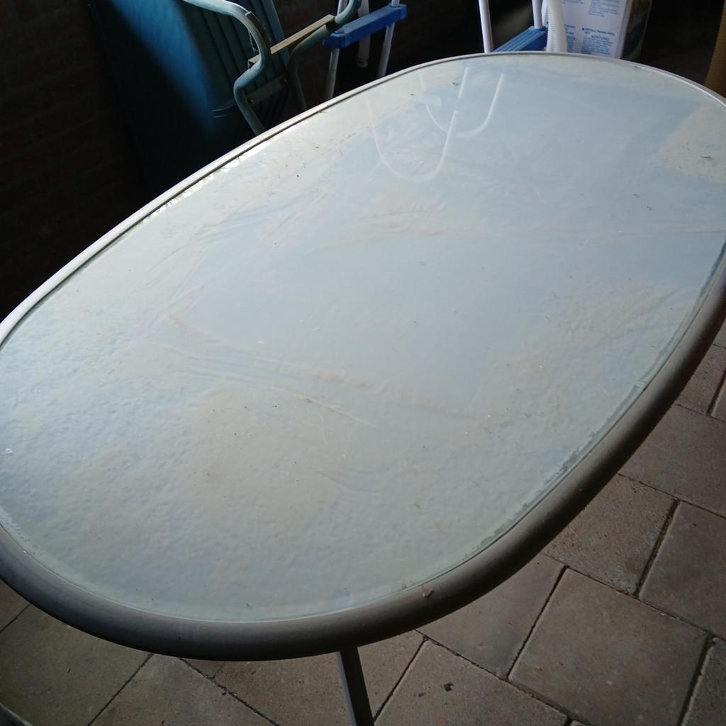 Te koop tuintafel met gebruikssporen., Ophalen, Gebruikt, Rechthoekig, Hout