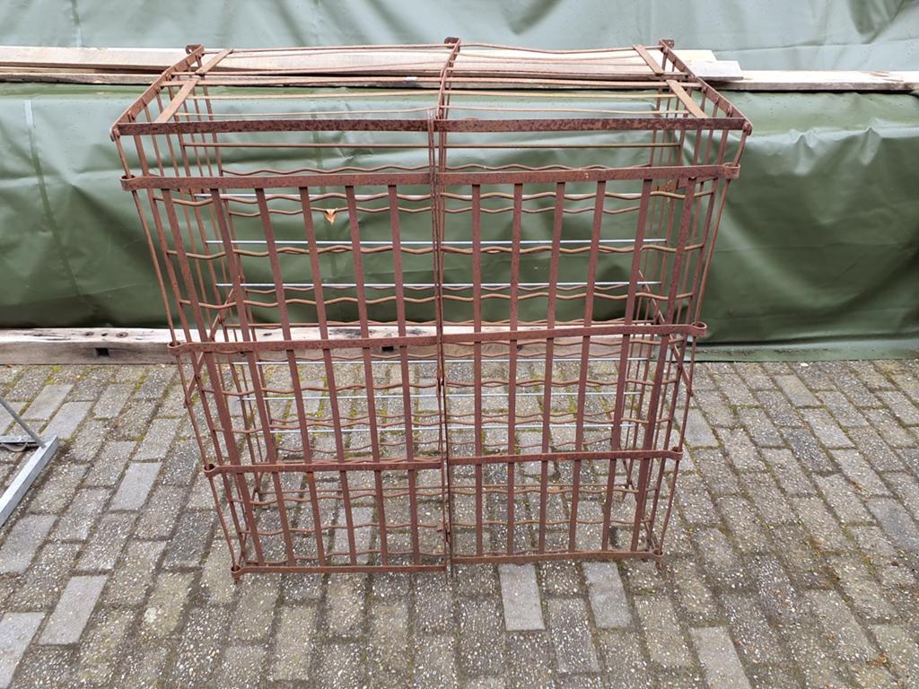 Origineel antiek wijnrek 200 flessen, Ophalen