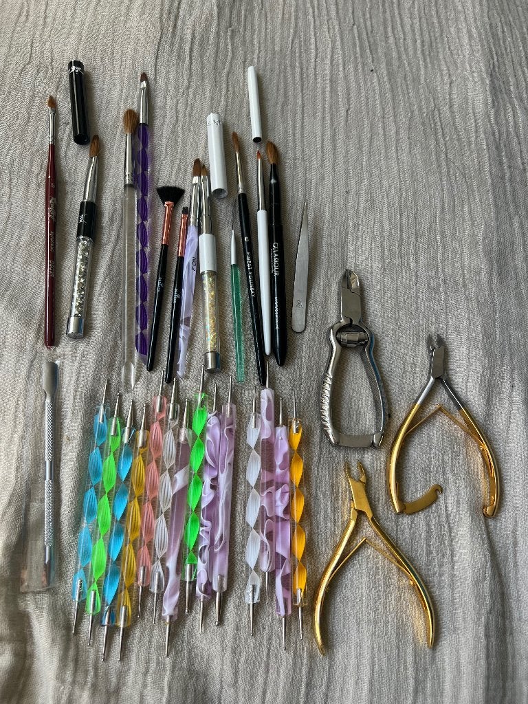 veel nageltools + accesoires, Overige kleuren, Ophalen of Verzenden, Zo goed als nieuw, Handen en Nagels