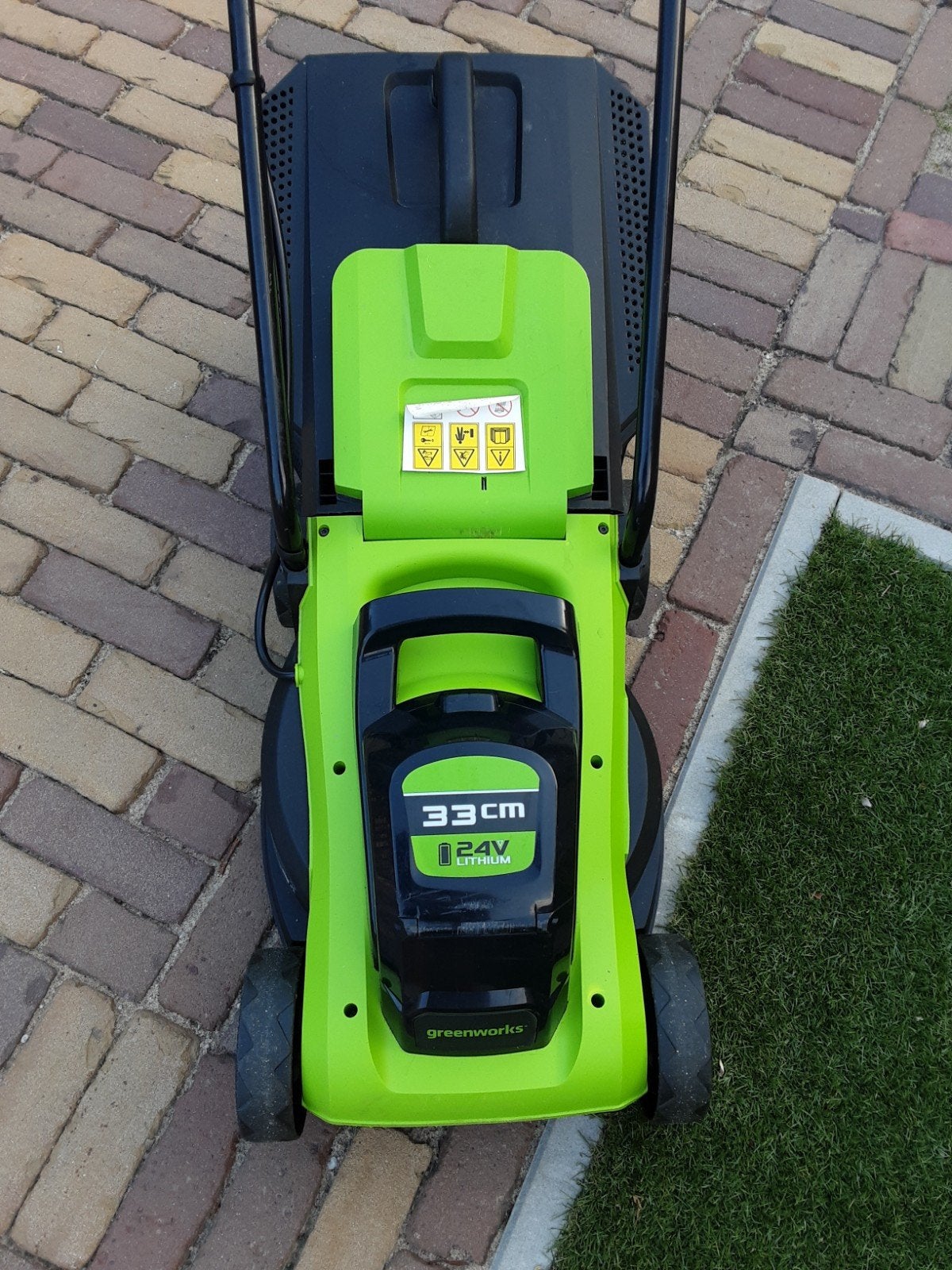 Greenworks grasmaaier electrisch.met opvangbak.Werkt op accu, Ophalen, Gebruikt