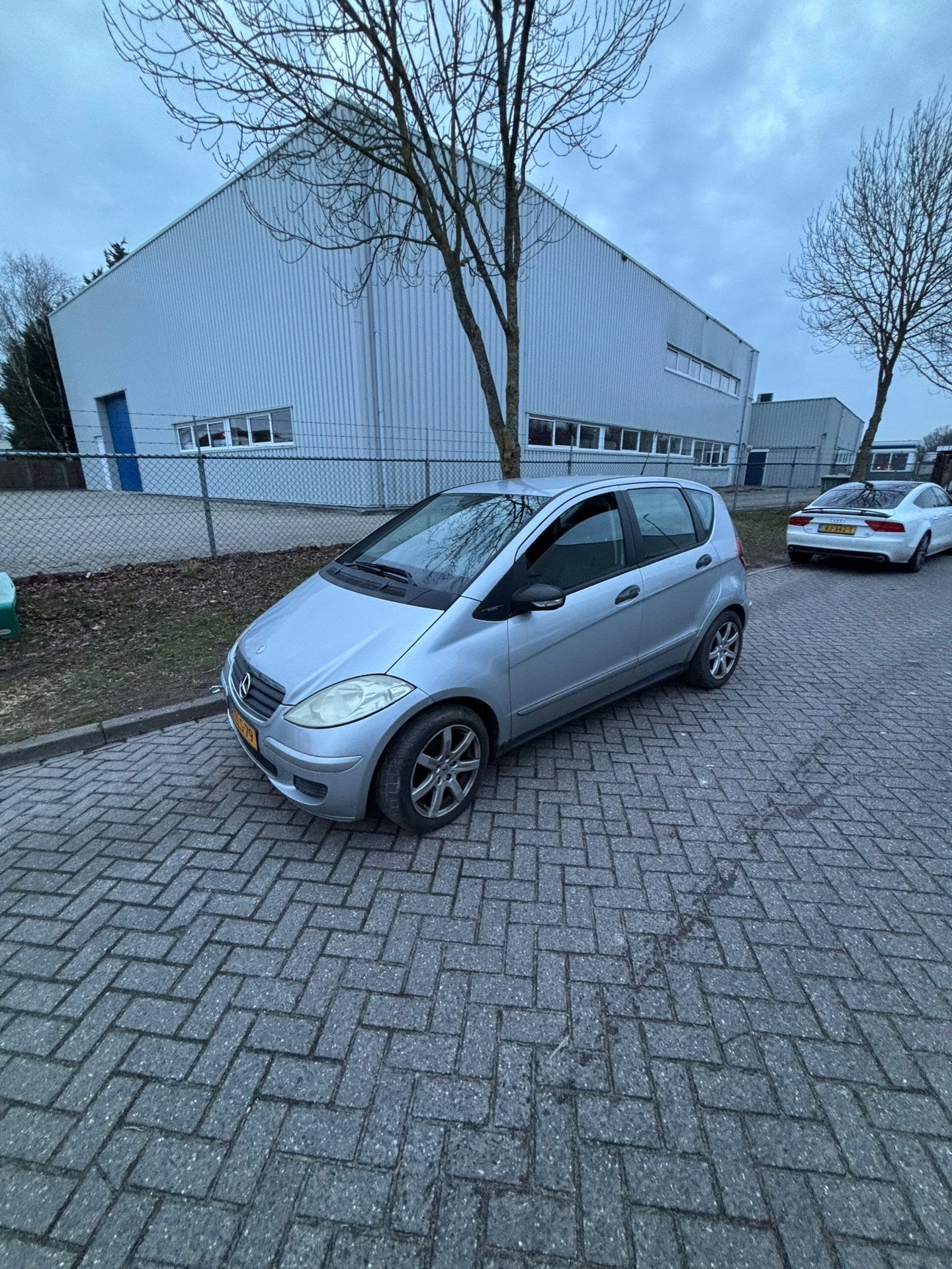 Mercedes-Benz A-klasse 150 Classic AUTOMAAT KAPOT, Auto's, Voorwielaandrijving, Zwart, 400 kg, 49 €/maand