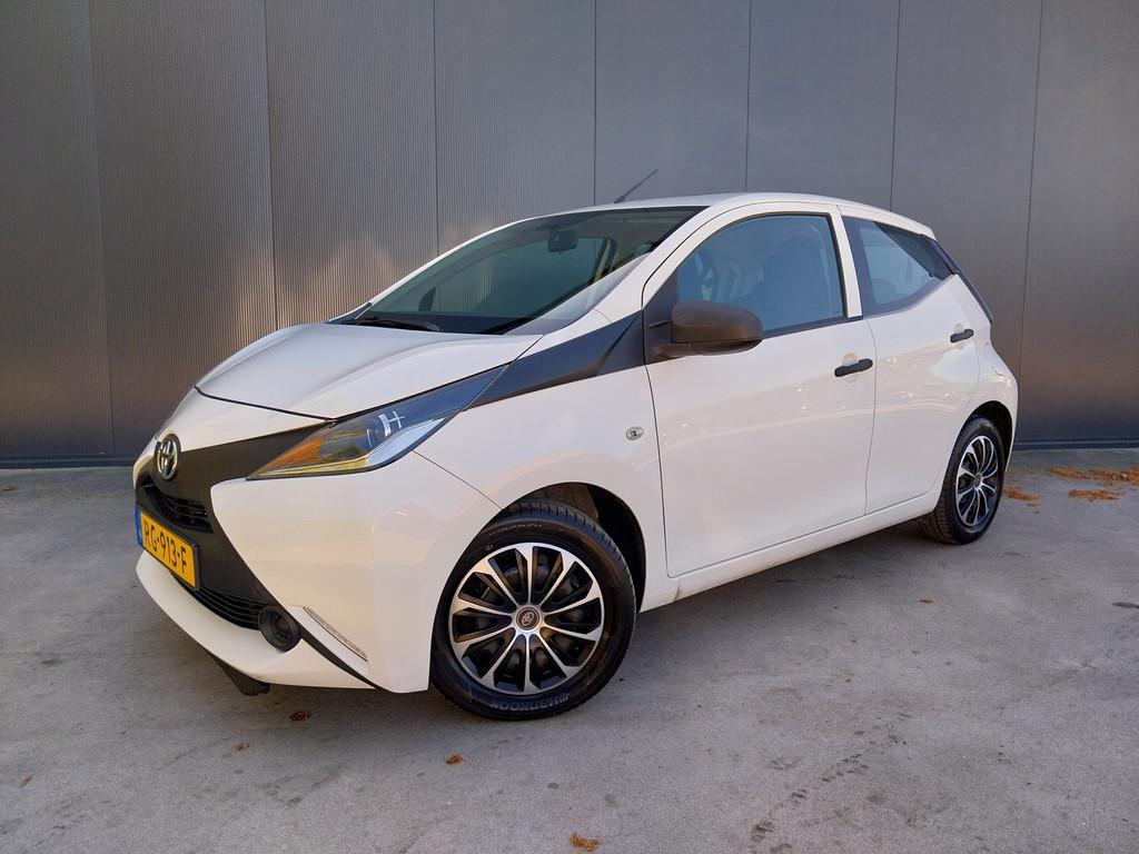 Toyota Aygo 1.0 VVT-i x-fun 1e EIGENAAR LED AIRCO (bj 2017), Auto's, Toyota, Voorwielaandrijving, Gebruikt, Euro 6, 4 stoelen