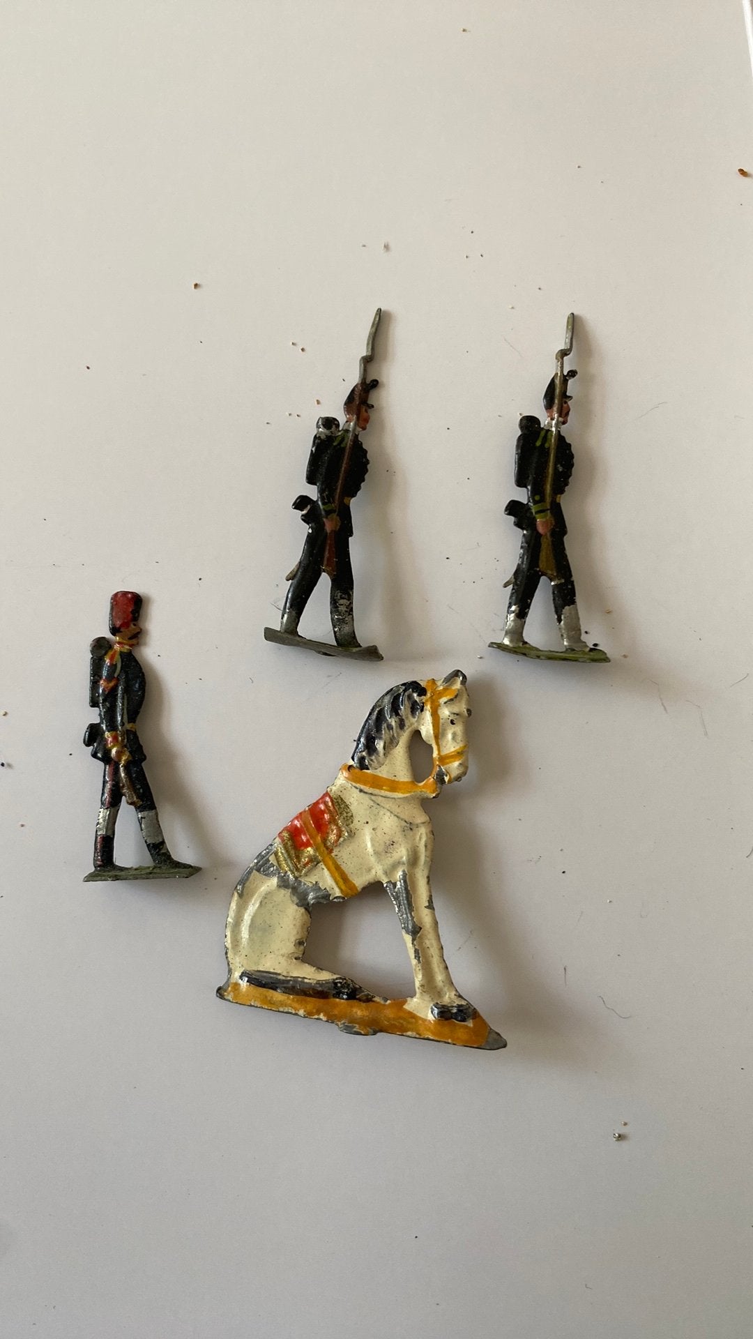 Vintage tinnen soldaatjes en paard, Ophalen of Verzenden, Zo goed als nieuw