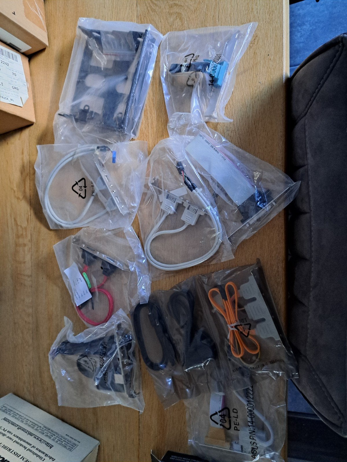 Diverse computerkabels en accessoires, Ophalen of Verzenden, Nieuw