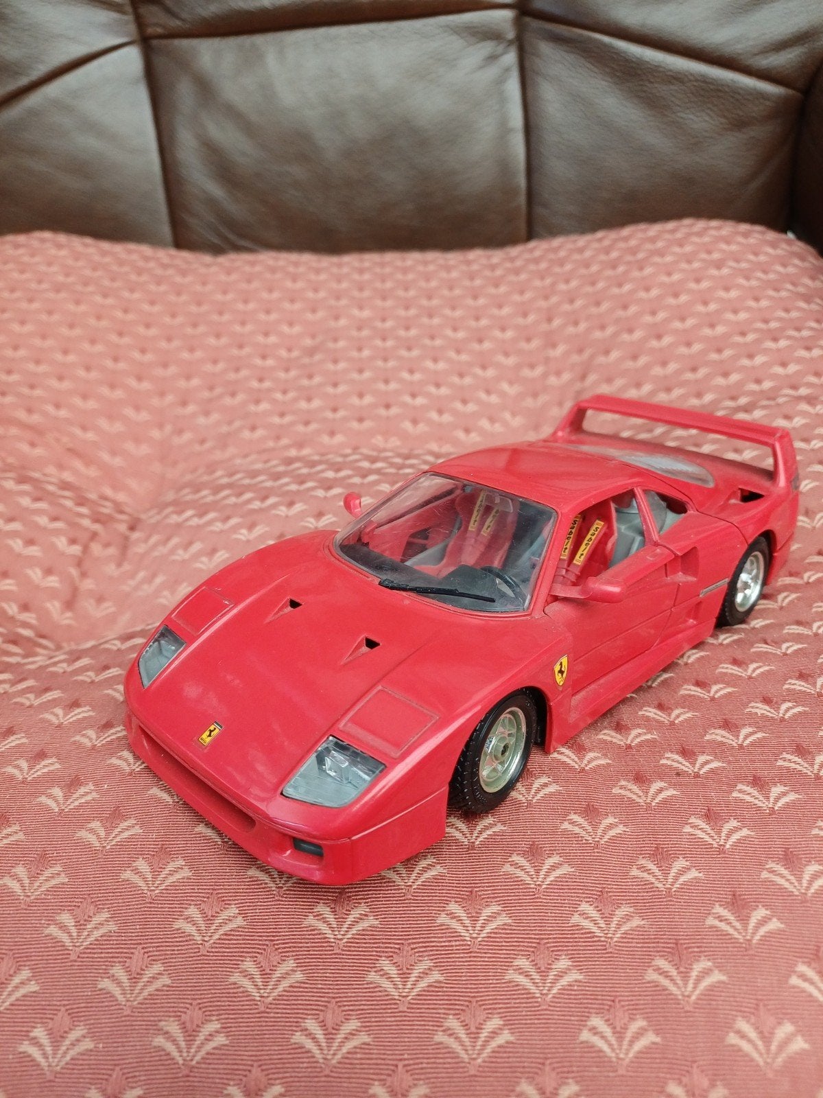 Burago Ferrari F40 Schaal 1/24 Modelauto, Ophalen of Verzenden, Gebruikt, Auto, Overige merken