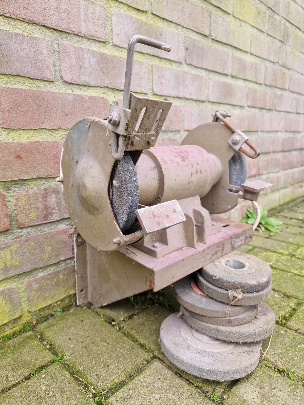 Creusen slijpsteenmachine - Robuust en functioneel, Doe-het-zelf en Verbouw, Gereedschap | Slijpmachines, Ophalen