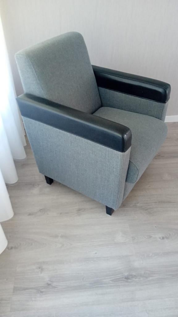 Grijze fauteuil gratis, Stof, Gebruikt, 75 tot 100 cm, Ophalen of Verzenden