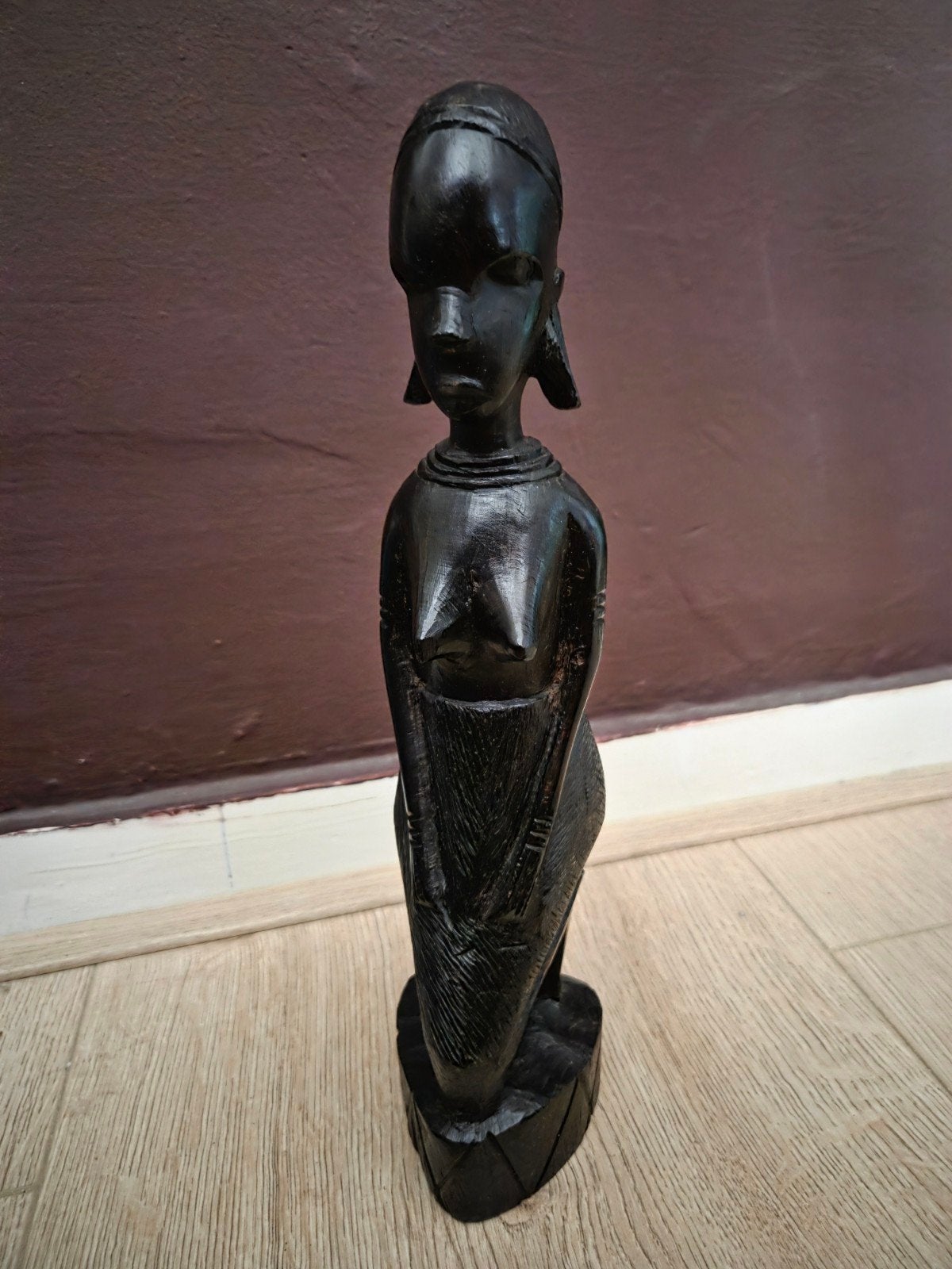 Afrikaans Houtsnijwerk - Knielende Vrouw, Houtsnijwerk, Ophalen of Verzenden, Handgemaakt, Hout
