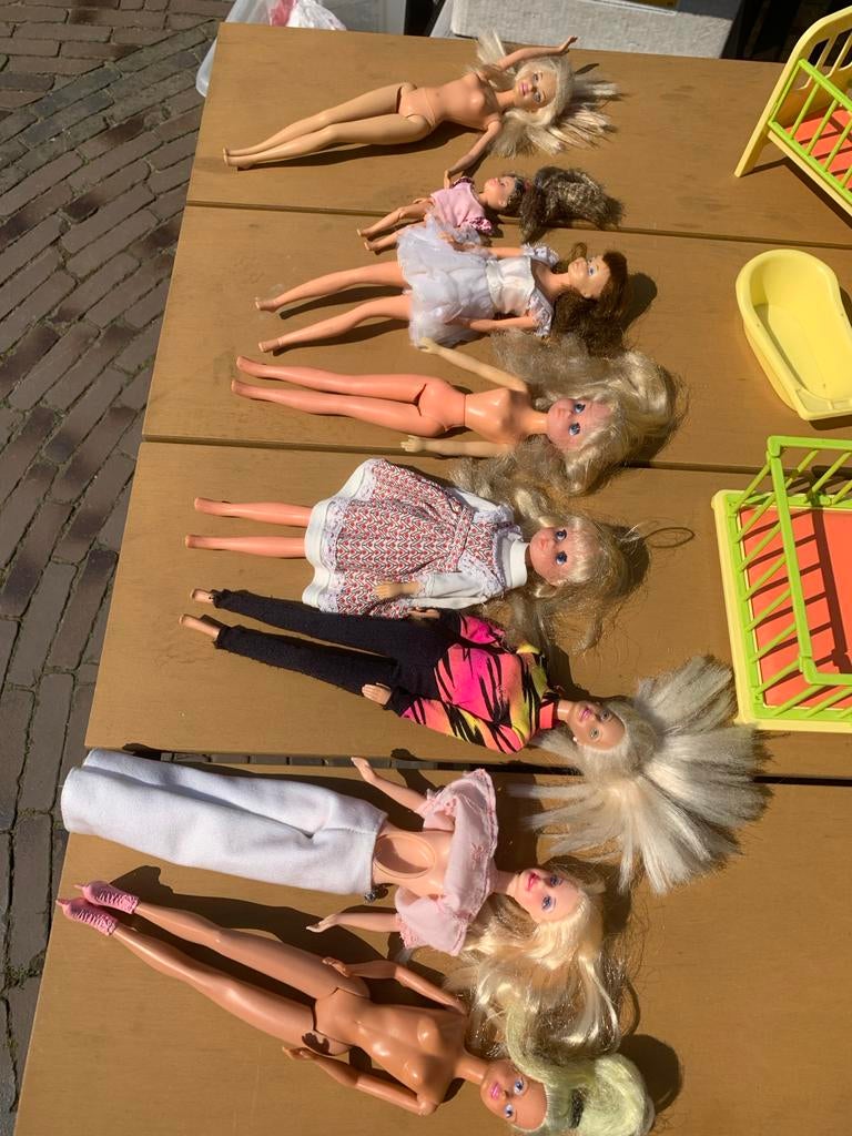Partij Barbie en Fleur poppen en accessoires, Ophalen, Gebruikt, Pop