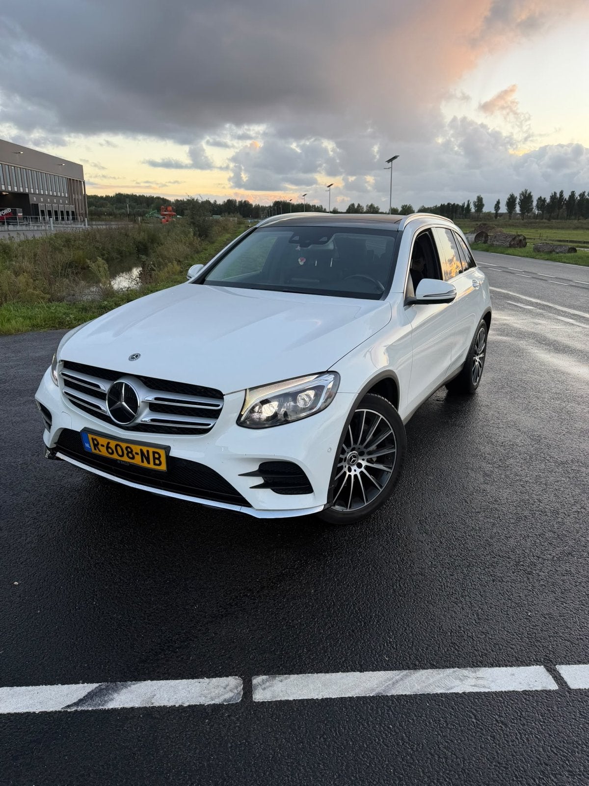 Mercedes-Benz GLC 250 211pk 4MATIC 9G-TRONIC 2018 Wit, Auto's, Automaat, 4 cilinders, Wit, 14 km/l