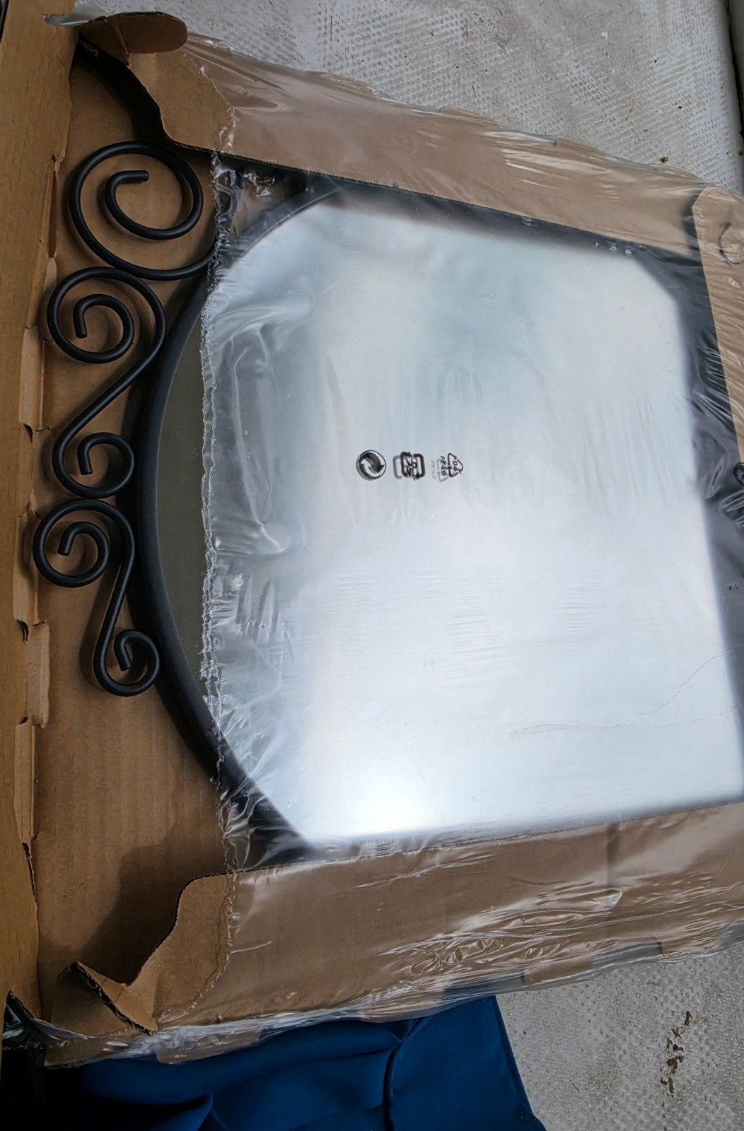 Nieuwe Ikea Ekne spiegel met sierlijk zwart metalen frame, Ophalen, Nieuw, Minder dan 100 cm, Rechthoekig