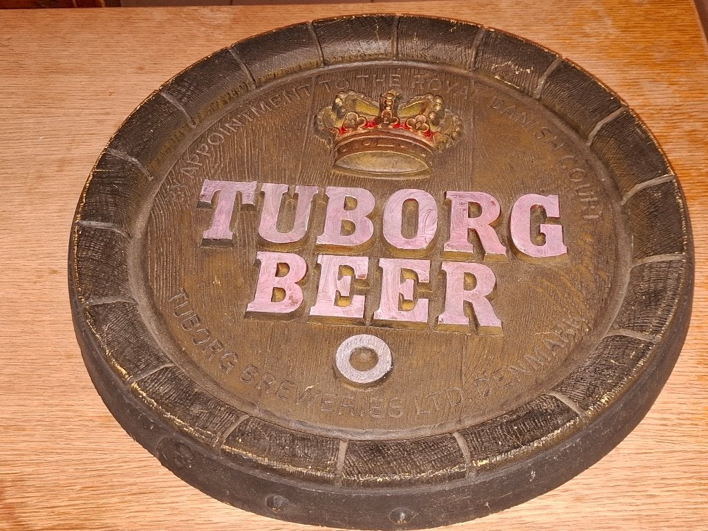 Reclamebord Tuborg bier in de vorm van tondeksel, Verzamelen, Biermerken, Ophalen of Verzenden, Nieuw, Reclamebord, Plaat of Schild